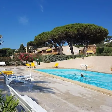 Apartment Superbe Vue En Bord De Mer Et Piscine Sainte-Maxime
